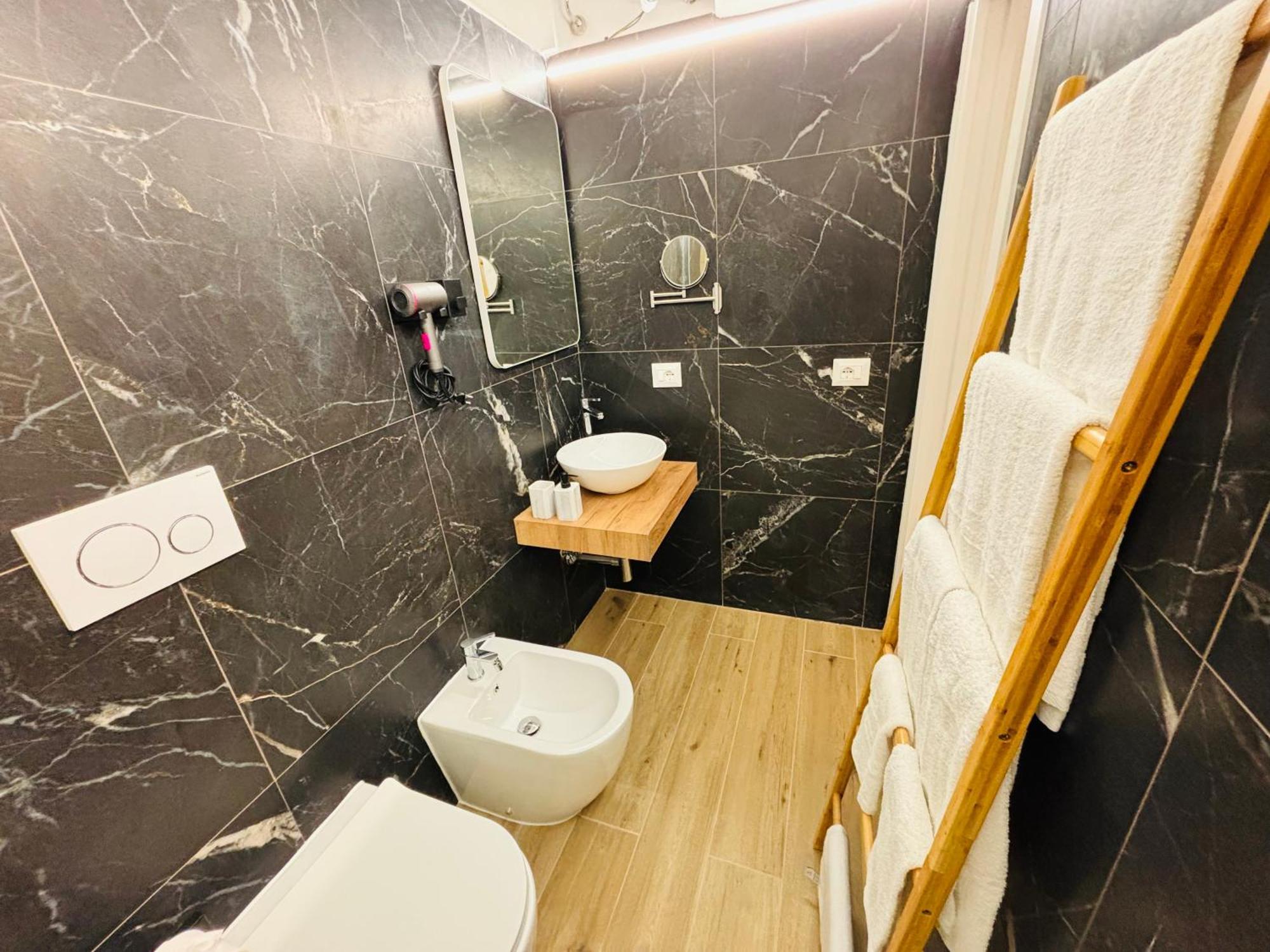La Petite Suite Санремо Экстерьер фото